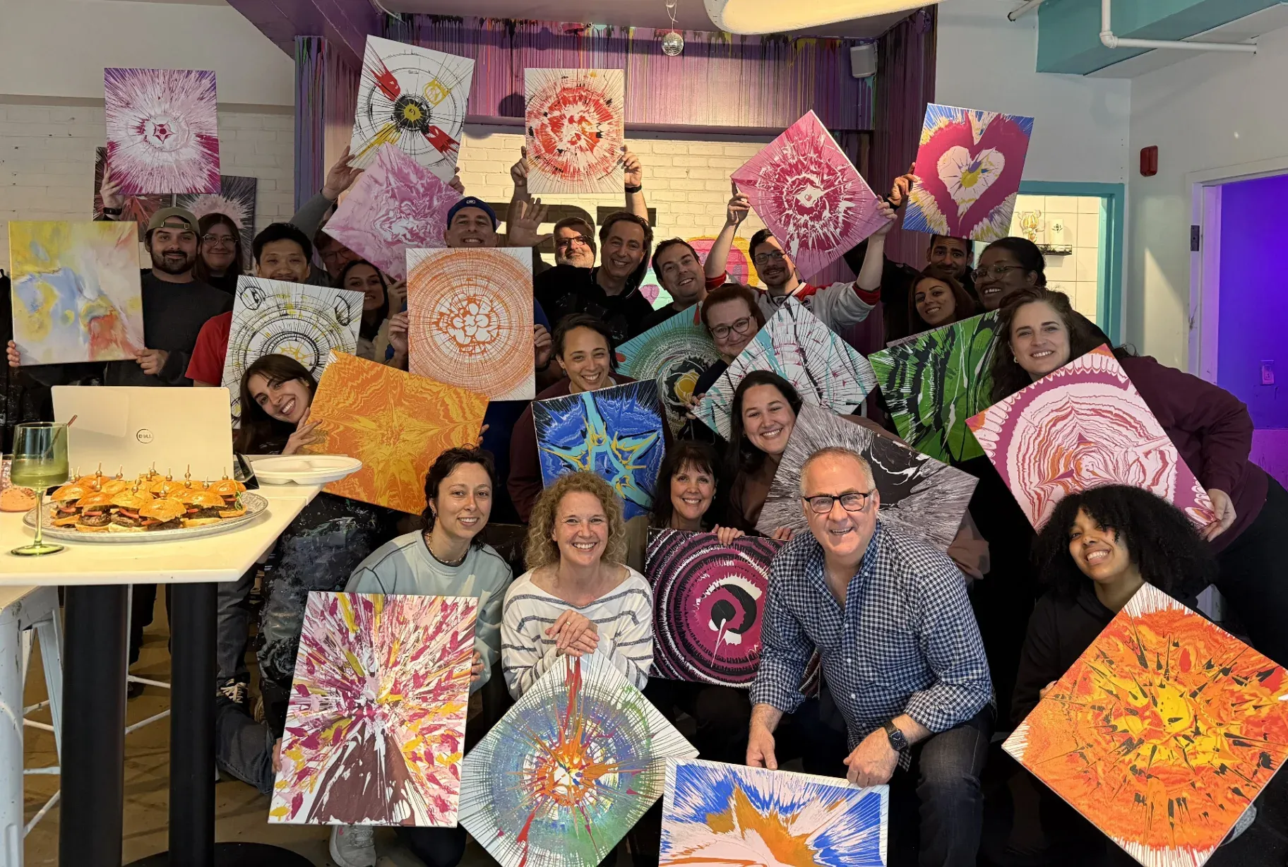 Atelier d'équipe de peinture chez Artchaos